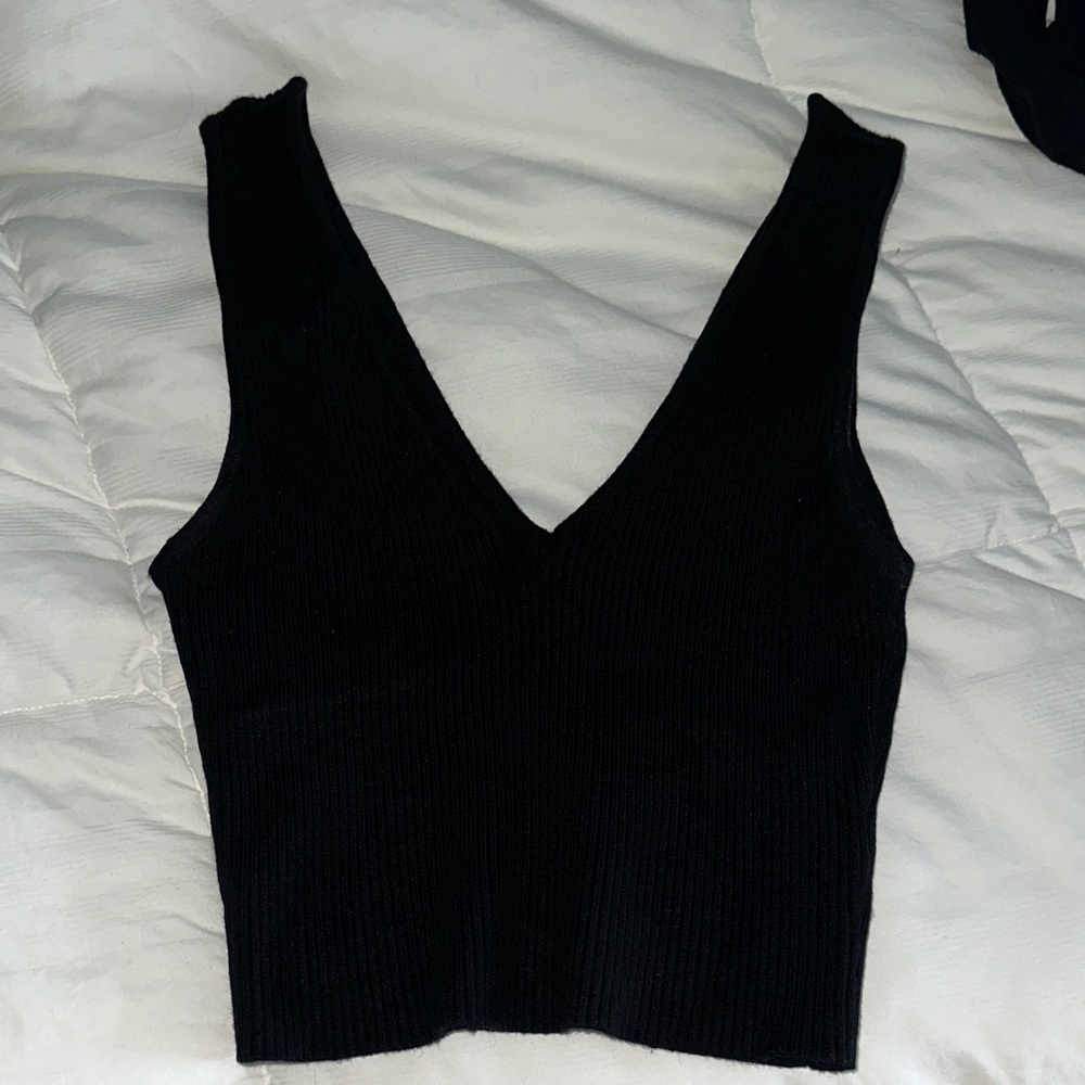 Black Sleeveless V-Neck Top